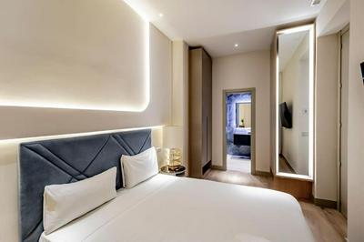 R14 –Deluxe Style Trendiest location in Malasaña