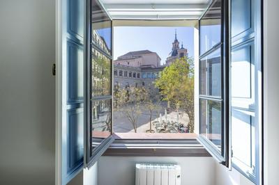 Precioso APT en la Plaza de la PAJA LATINA
