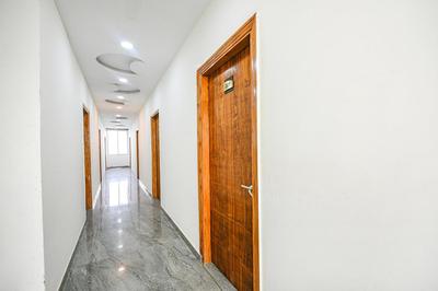 FabHotel Radiant Blu