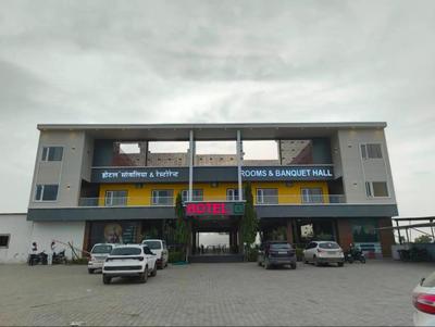 hotel savliya and restaurant