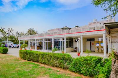 Hotel O Riders Resort
