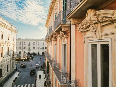Iconic Ortigia Residence - CarAccess PrimeLocation DiningGuide
