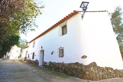 La Casita del Bosque de las Letras by SIERRA VIVA