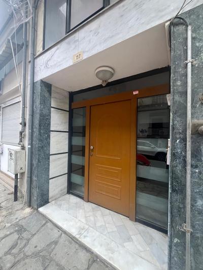 Istos Apartment 8