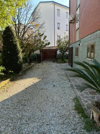 1960s Style Apartment - Near Ferrari Museum