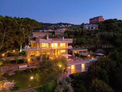 AMORE RENTALS - Villa Maria
