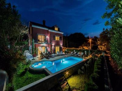 Beautiful Villa surrounded by Greenery with Swimming Pool