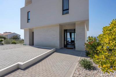 Perfect villa for privacy with views