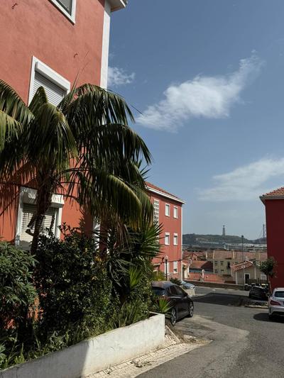 River 2-Bedroom Apartment with Terrace in Alcântara