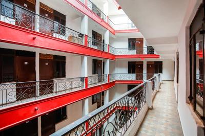 SPOT ON Hotel Harry's 1 Near Select Citywalk Mall