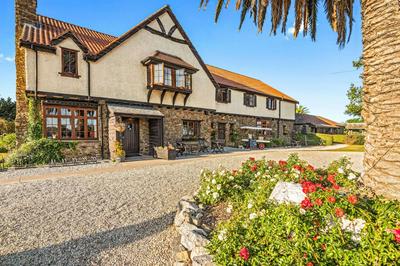 The Honest Lawyer, an Ascend Collection Hotel