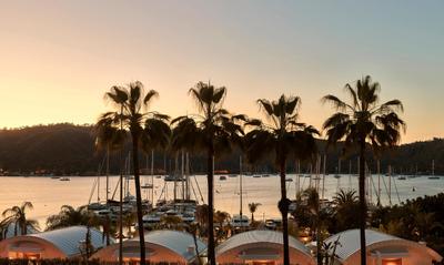 Yacht Classic Hotel - Boutique Class