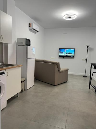 Apartamento 2 a 10 minutos caminando de la estación de Bus y Tren María Zambrano