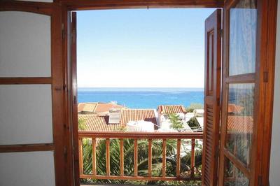 Marinos Studios and Apartments