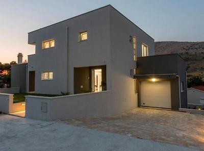 Modern & Stylish Villa with Private Pool