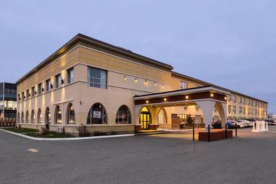 Days Inn by Wyndham Montreal Airport Conference Centre