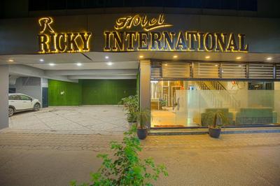 Hotel Ricky By Sahibs Group