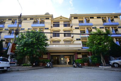 Hoa Sim Hotel LS - by BAY LUXURY