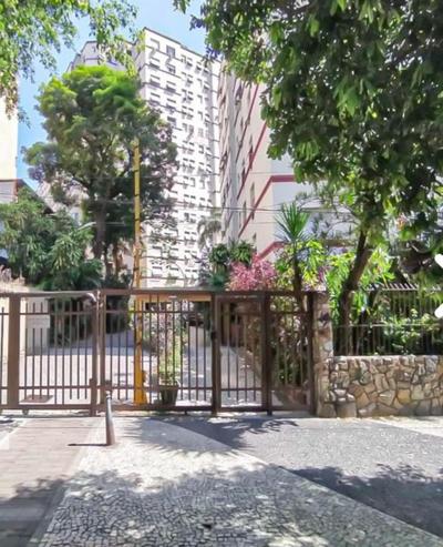 Apartamento espaçoso em Laranjeiras, rua do Cristo Redentor