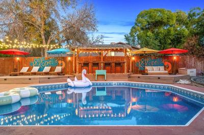 Pool-Hot Tub-Tiki Bar-Game Room-Fire Pit-Mini Golf