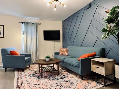 Stylish 2-BDRM Unit #3, Close to Downtown