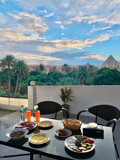 Akasia Pyramids View