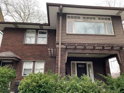 Charming 3 Bedroom Cottage Apartment in a Tudor-Style Home