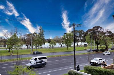 Stylish 2br Apt Facing Albert Parkpoolparking photo 2