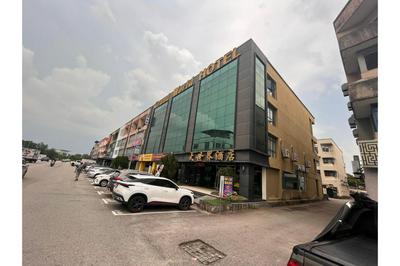 Capital O 91074 Grand World Hotel