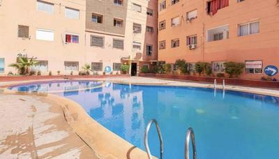 Appartement 2 chambres à Gueliz, clim, piscine, parking sous terrain privé