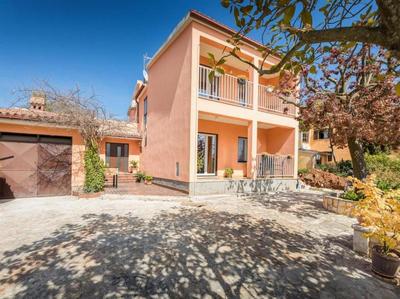 Family Frendly Holiday Home with Pool