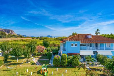 Stathis Rooms - 300m from Kalamaki Beach, by ZanteWize