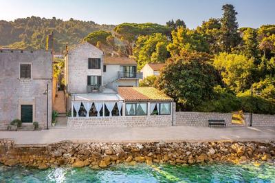 Seafront Villa Whisper of the sea