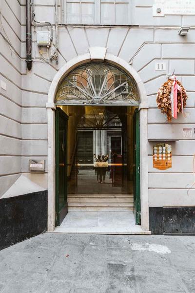 Renovated Apartment with Balcony in San Lorenzo - with elevator
