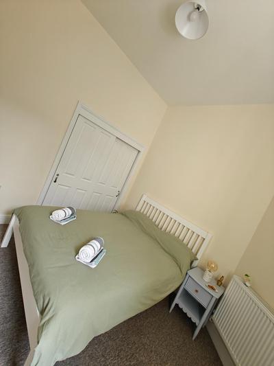 Lovely en-suite room in Pembroke Town Centre