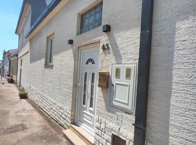 Bright and Spacious Stay with Private Parking in Crikvenica