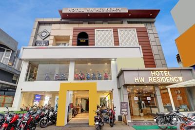 Super Townhouse Oak Silver City Chowk formerly HW Residency