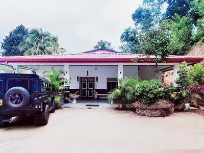 Sara's Grove Boutique Bungalow