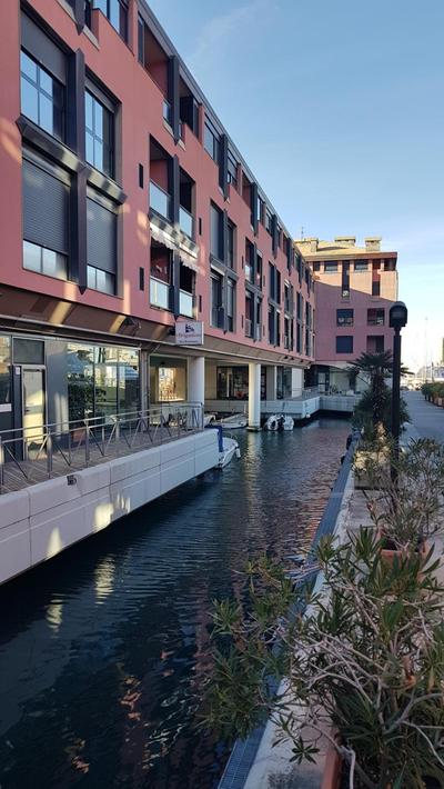 Trilocale sull'acqua al Porto Antico