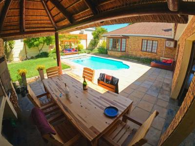 Storms River room Blouberg, own Bathroom, no load shedding