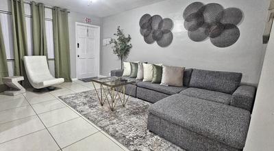 Big TV 2 Bedroom Apartment Cooper City