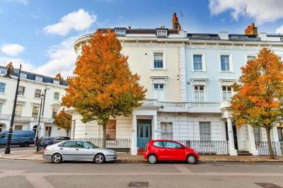 Flat in Victoria London