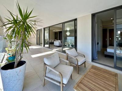 Exceptional Penthouse with Sea View