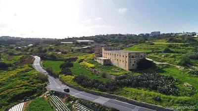 A central 2BR authentic Townhouse with Rooftop by 360 Estates