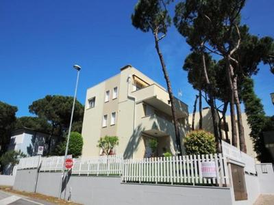 Modern flat located in Rosolina near the sea