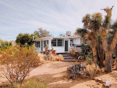 Cozy 2BR Home Hot Tub AC Sauna Fire Near Park