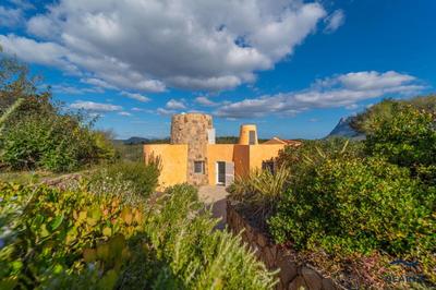 Villa Nuraghe - By Searly