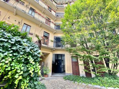 Grazioso appartamento nel cuore del tran tran di Milano, perfetto per amici e famiglie, vicino a Metropolitana