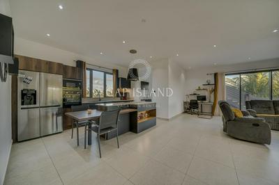 Penthouse proche Plages, Restaurants & Supermarché
