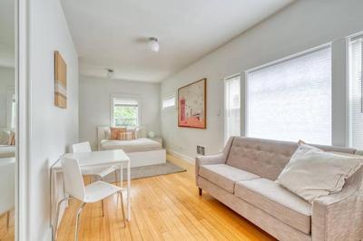Stay Portland - The Sunnyside Cottage, Local Shops & Nightlife